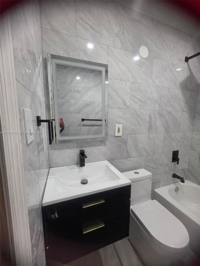 9624 NW 24, Miami, FL 33147