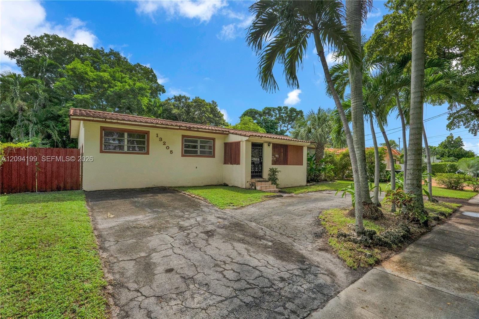 13205 NE 2nd Avenue, North Miami, FL 33161 photo 4