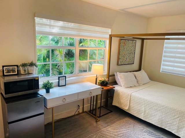 280 NW 148th Street A, Miami, FL 33168