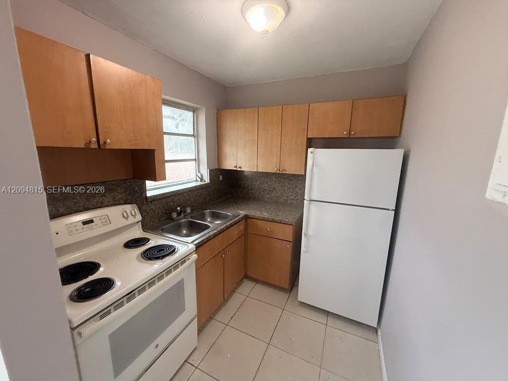 3130 NW 21st Court 10 — photo 2