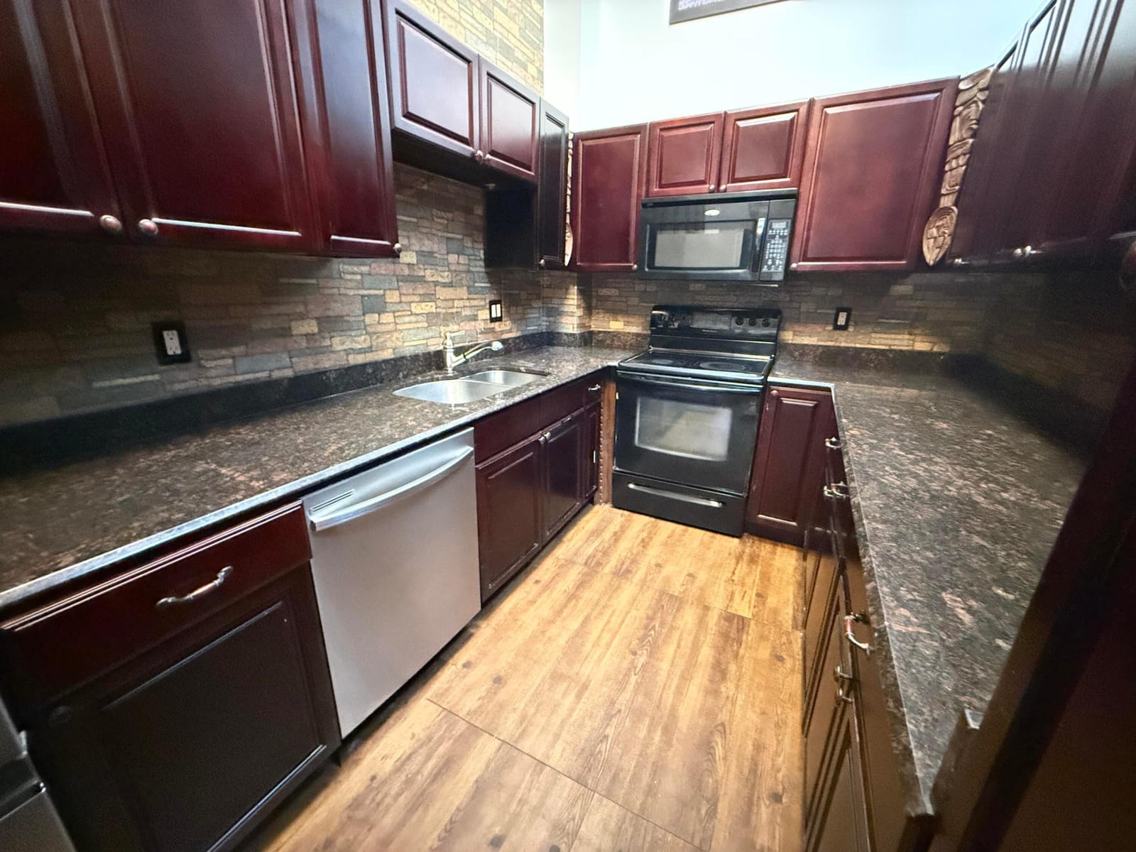 1275 Periwinkle Place — photo 7