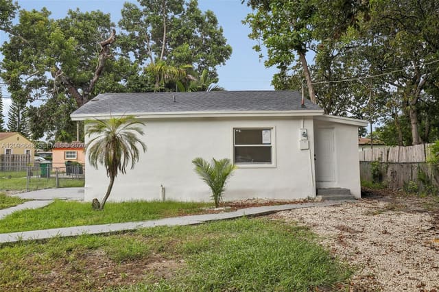 1063 NW 55th Terrace, Bowling Green Extension, Miami, FL