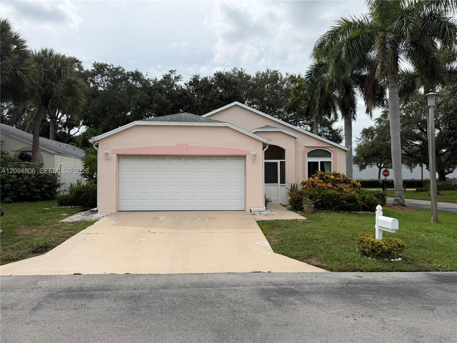 33 Bentwater Circle — photo 1