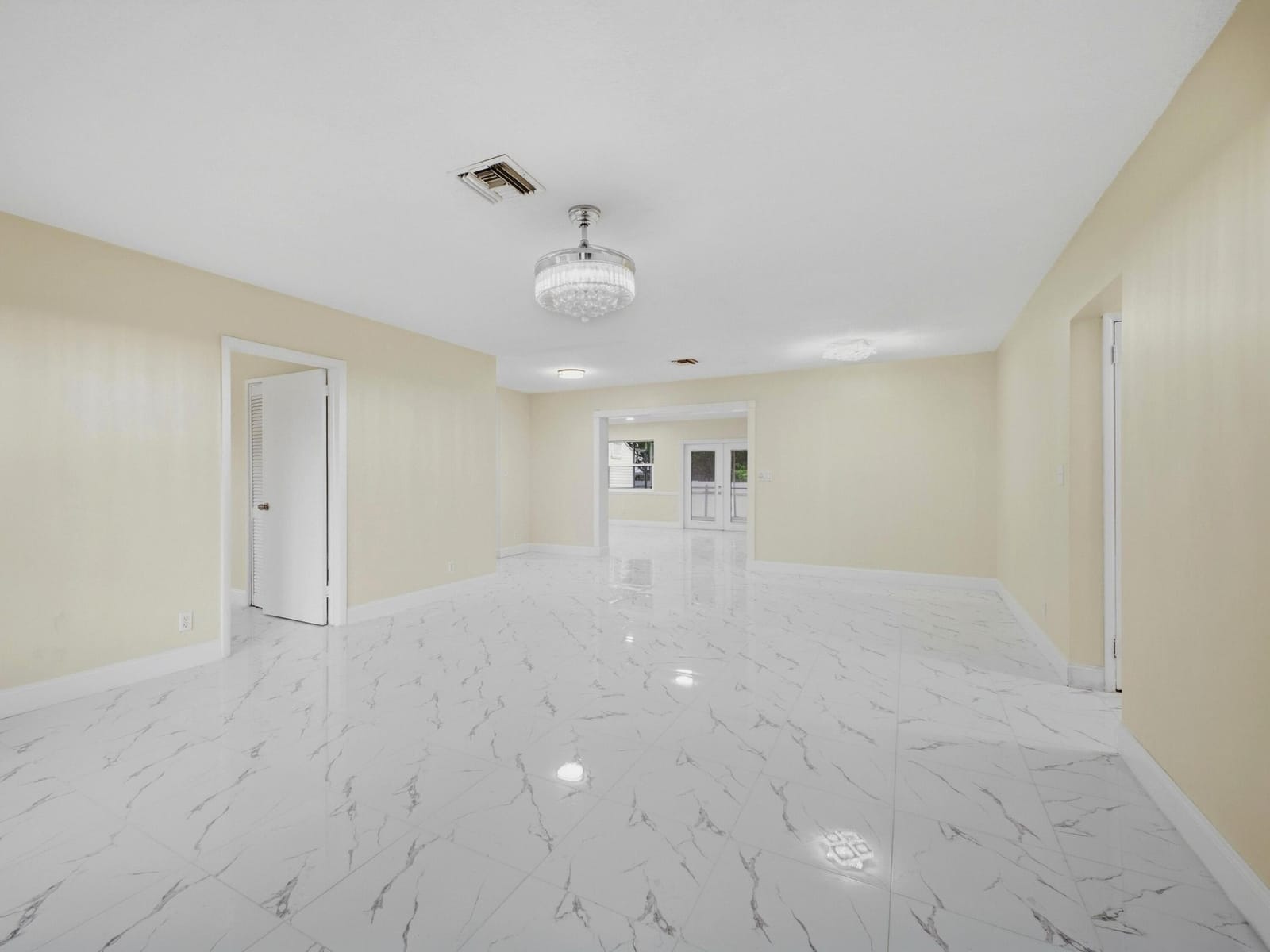 1421 Crest Drive — photo 7