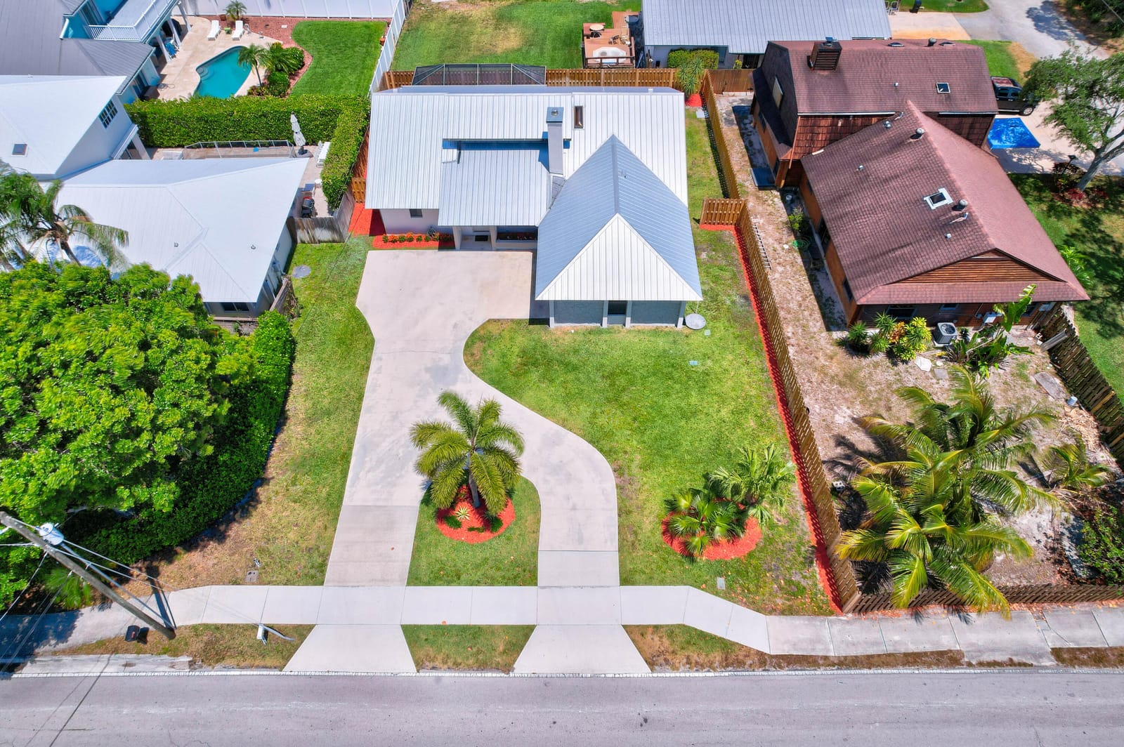 18975 SE County Line Road, Tequesta, FL 33469 photo 4