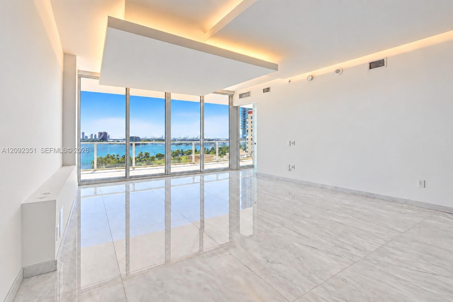 2020 N Bayshore Drive 1006 — photo 2