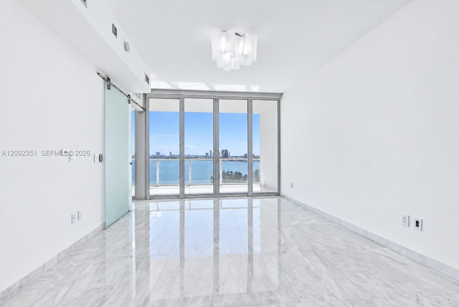 2020 N Bayshore Drive 1006 — photo 4