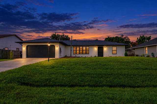 974 SE Brookedge Avenue, Port St. Lucie, FL 34983