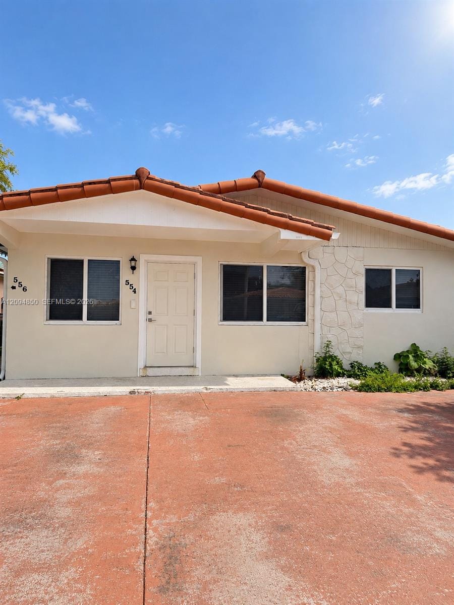 554 E 10th Street 554