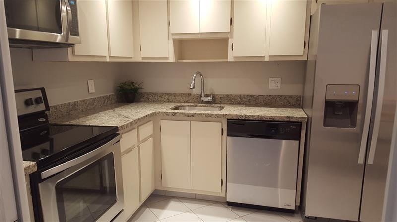 3970 OAKS CLUBHOUSE Drive 310 — photo 3