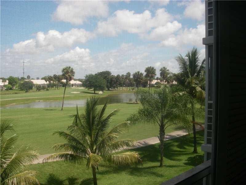 3970 OAKS CLUBHOUSE Drive 310 — photo 4
