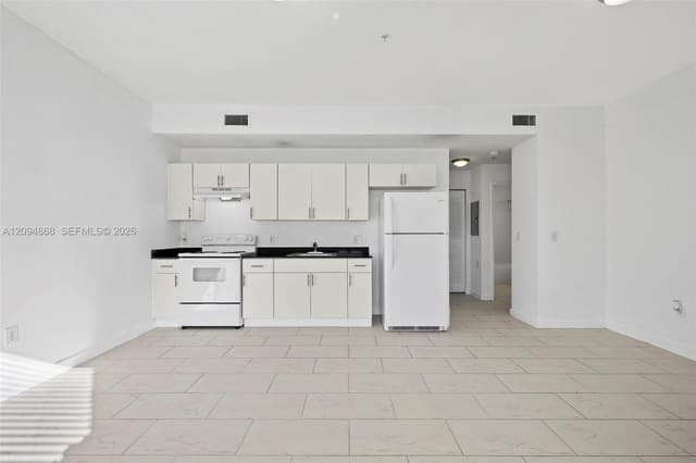 405 E 7th Street 303, Hialeah, FL 33010