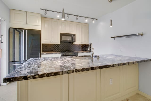 2218 22nd Way, West Palm Beach, FL 33407