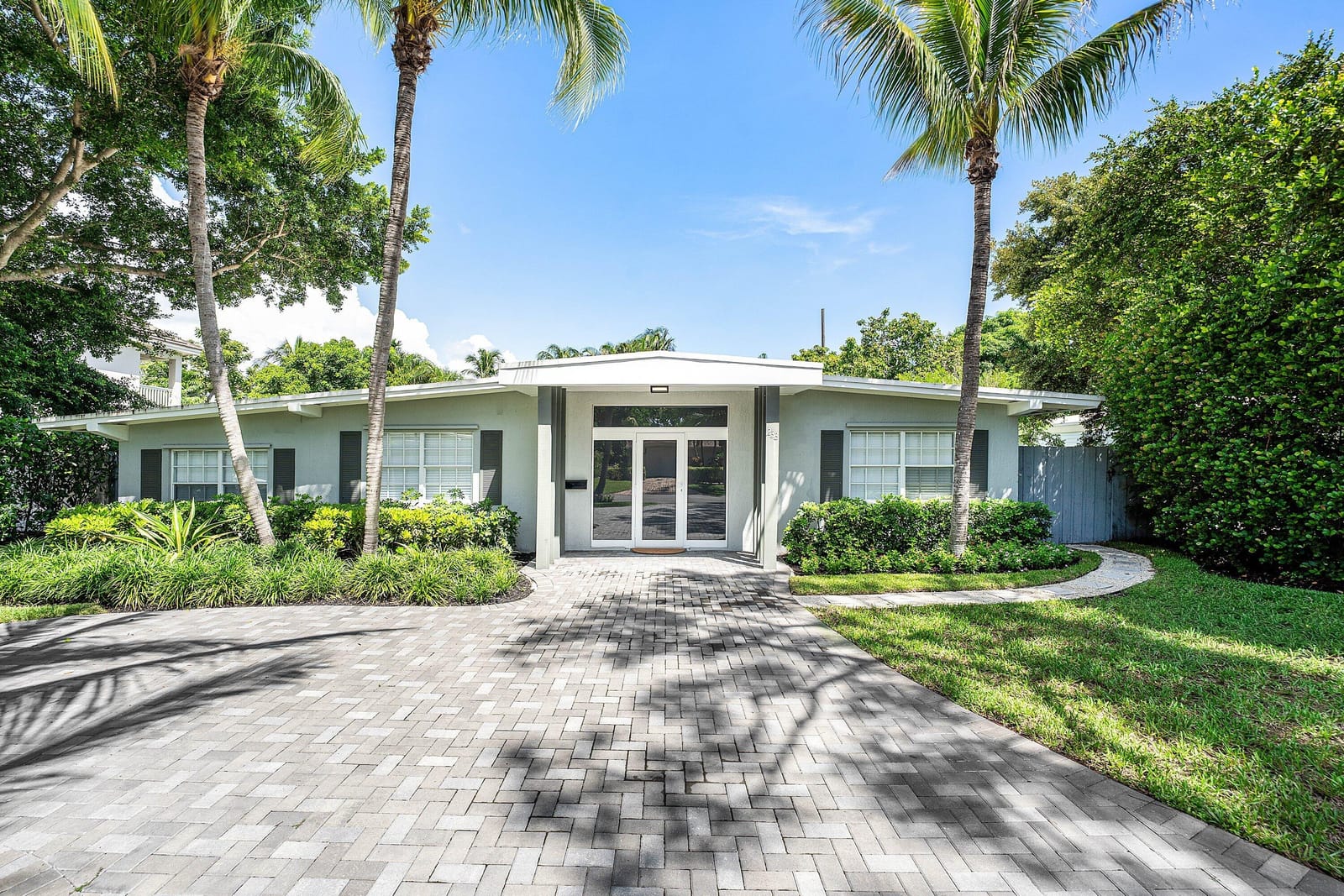 233 LAKE Terrace — photo 3
