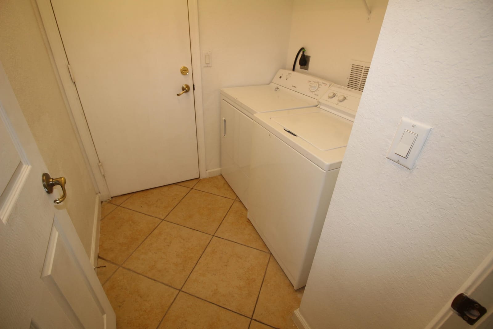6602 Sandy Bank Terrace, Riviera Beach, FL 33407 photo 25