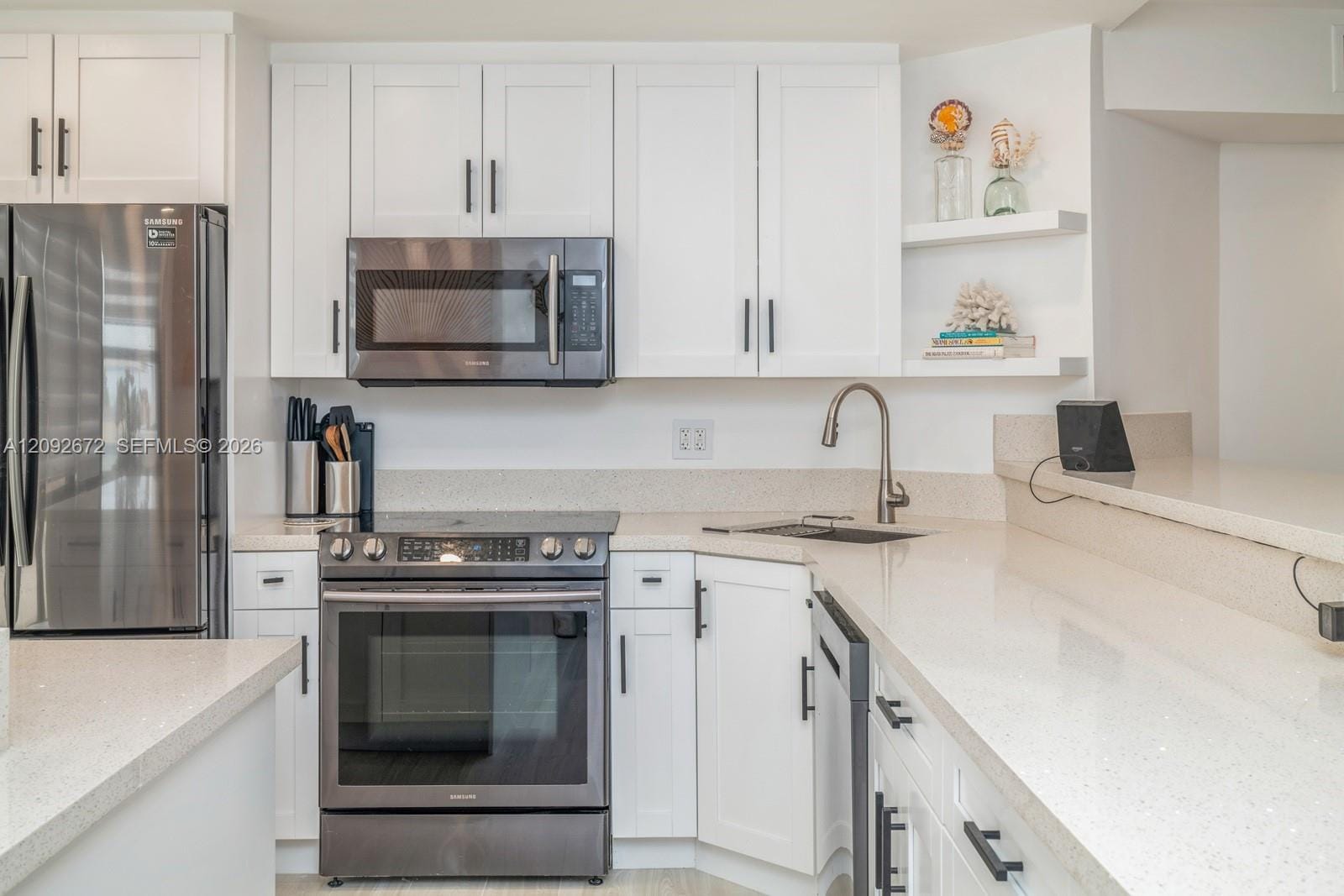 6423 Collins Avenue 203, Miami Beach, FL 33141 photo 10