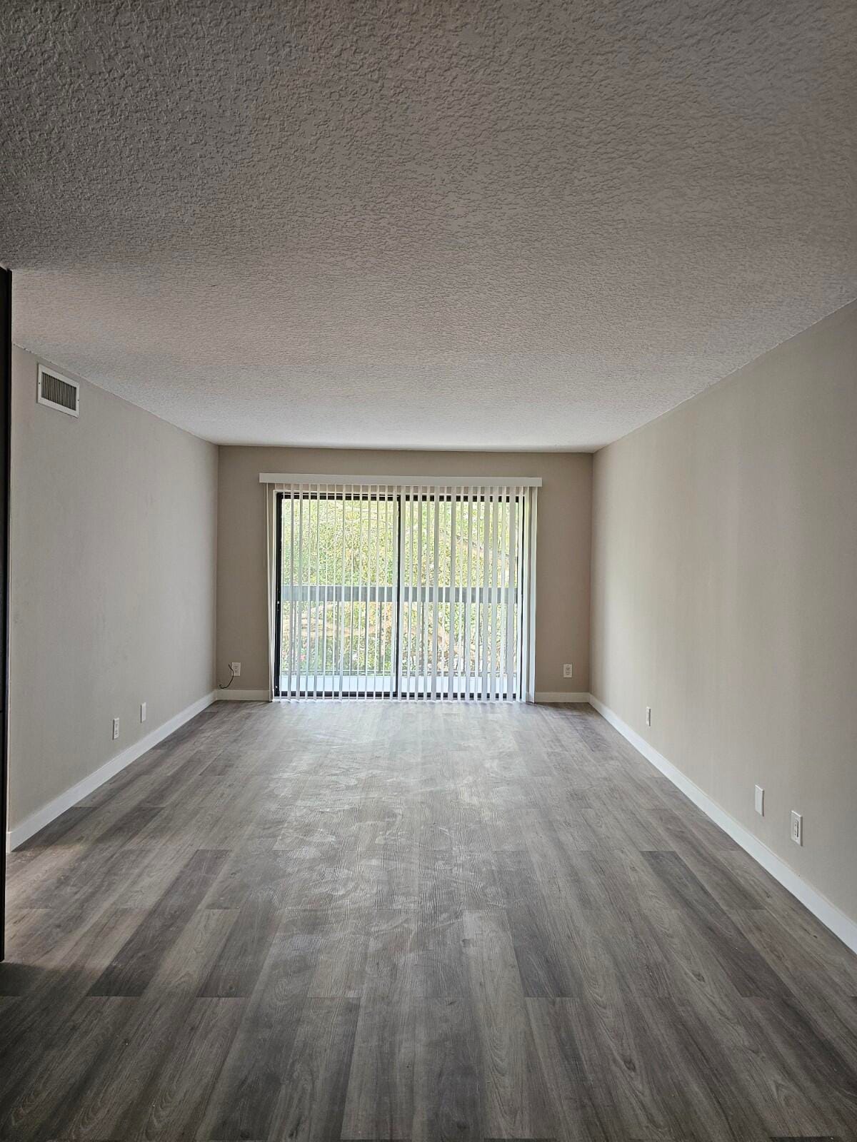 1850 N CONGRESS Avenue 305 — photo 2