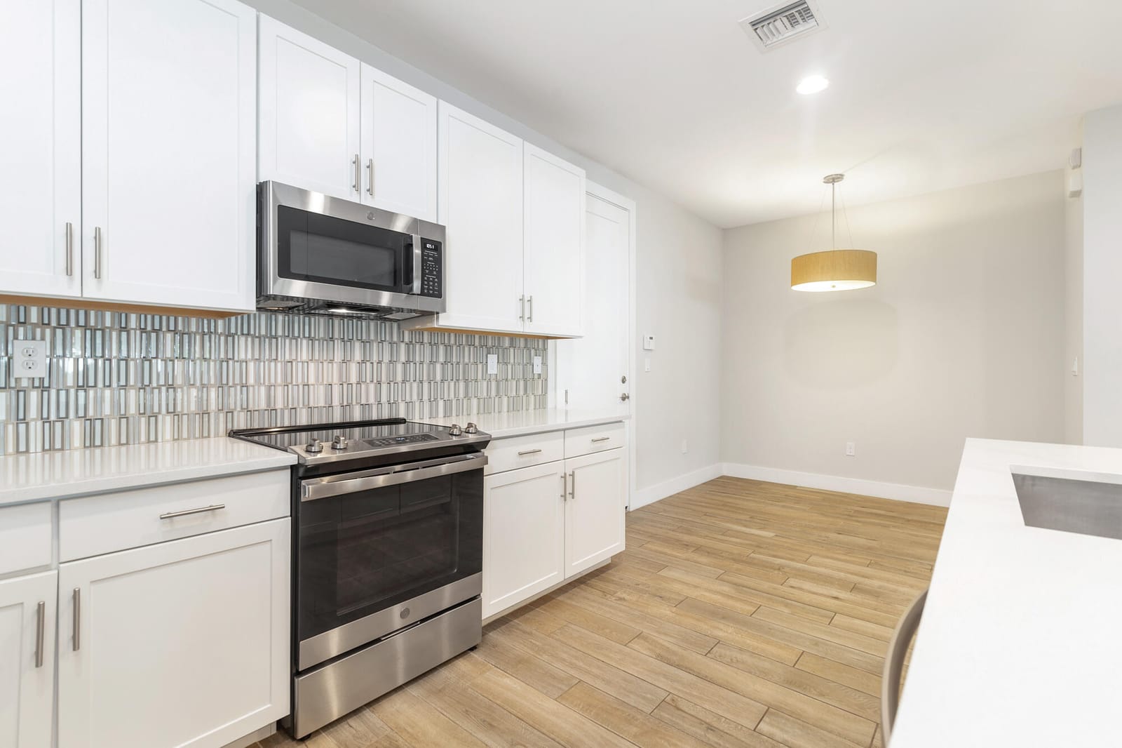 3764 LAMBERT Avenue — photo 11