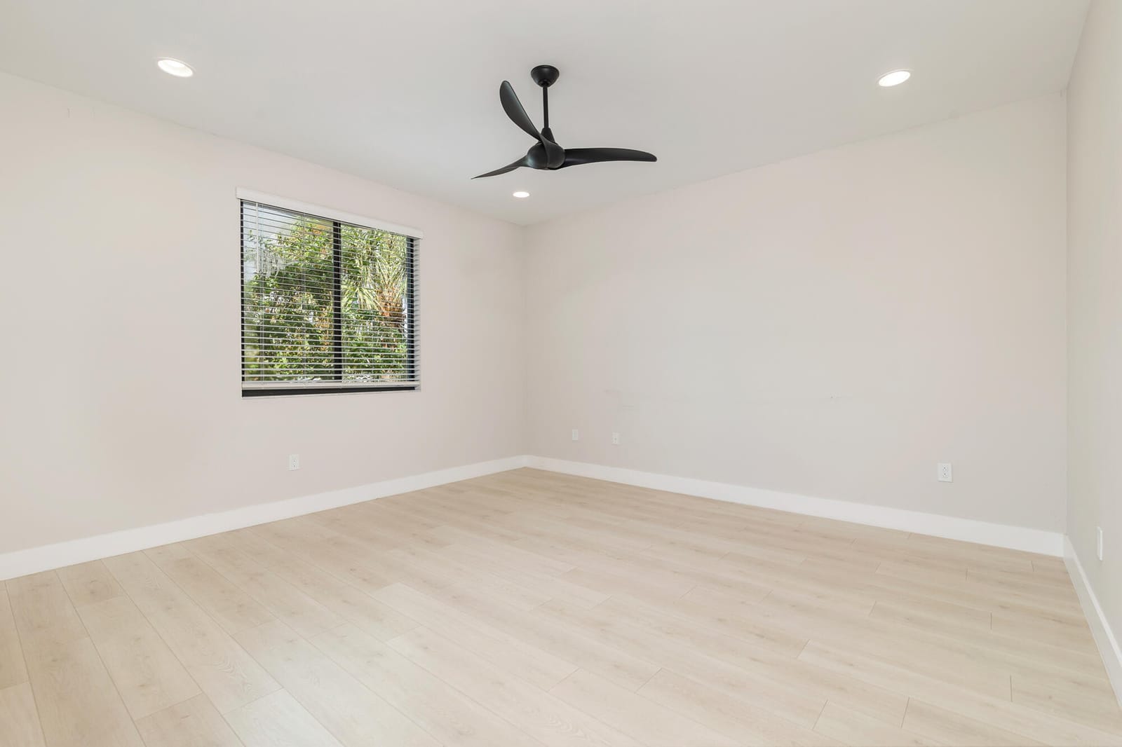 3764 LAMBERT Avenue, West Palm Beach, FL 33405 photo 13