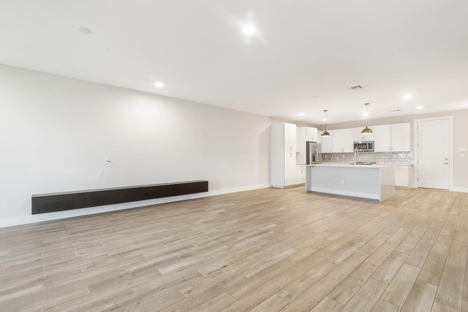 3764 LAMBERT Avenue — photo 3