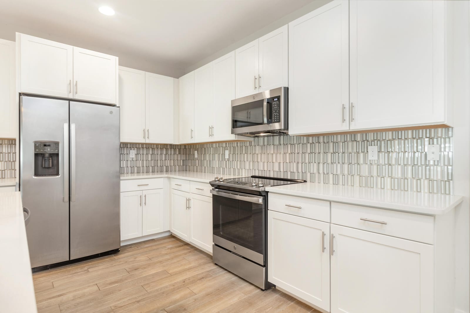3764 LAMBERT Avenue — photo 10