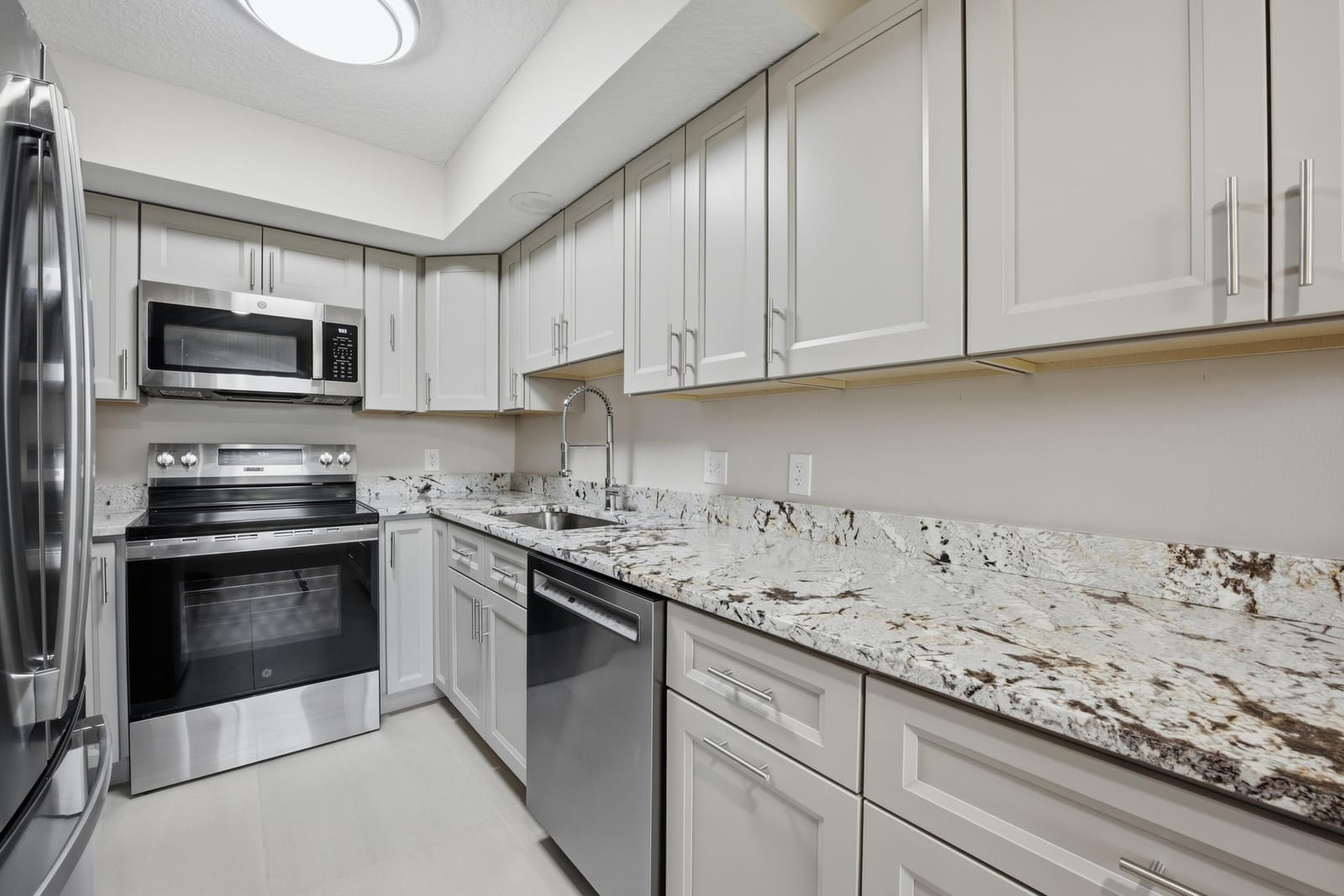 1031 Goldenrod Road — photo 4