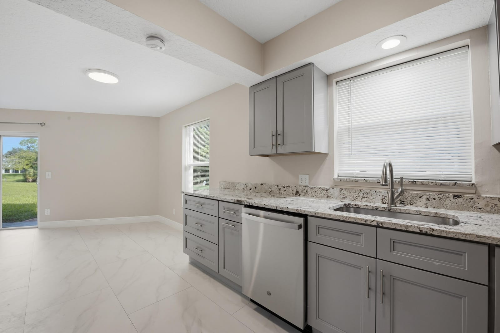 1033 Goldenrod Road — photo 5