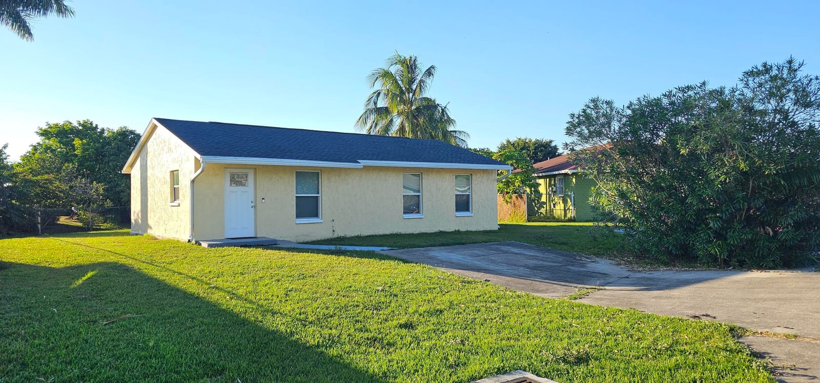 323 SEMINOLE Court — photo 1