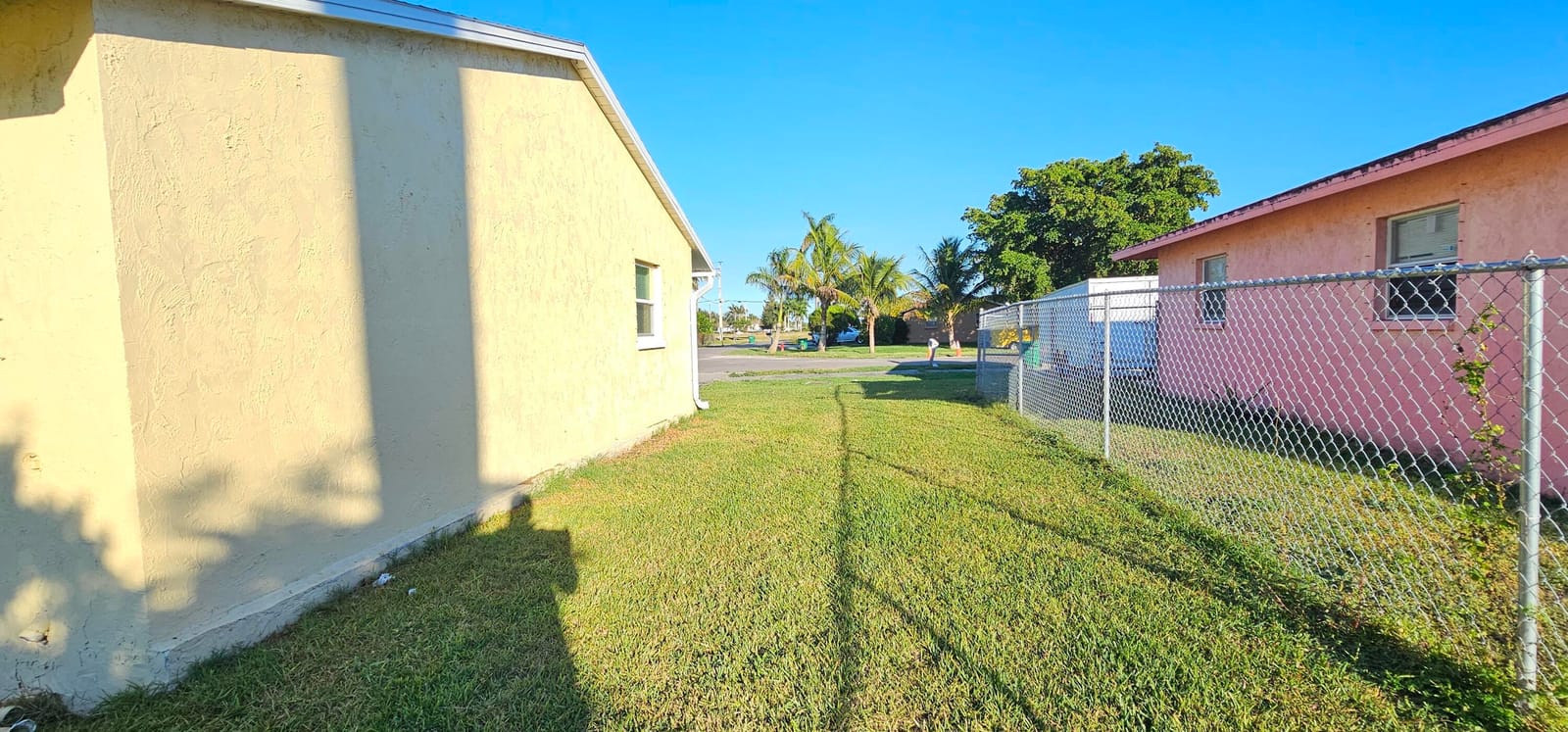323 SEMINOLE Court, Pahokee, FL 33476 photo 13