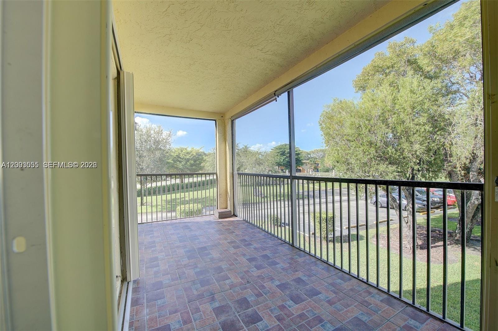 165 Lakeview Drive 201 — photo 3