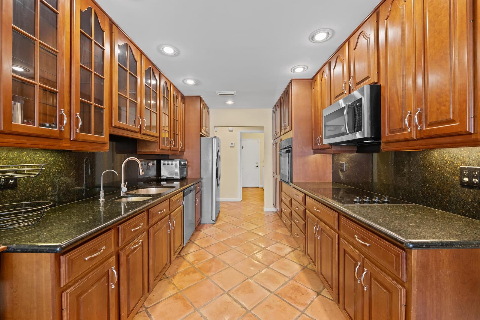 6760 HOLLANDAIRE Drive W, Boca Raton, FL 33433 photo 4