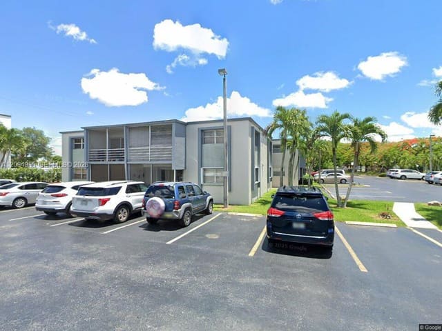 8758 SW 12th Street 208, Miami, FL 33174