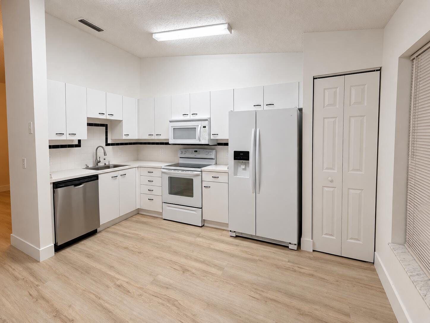 9815 WATERMILL Circle F — photo 4