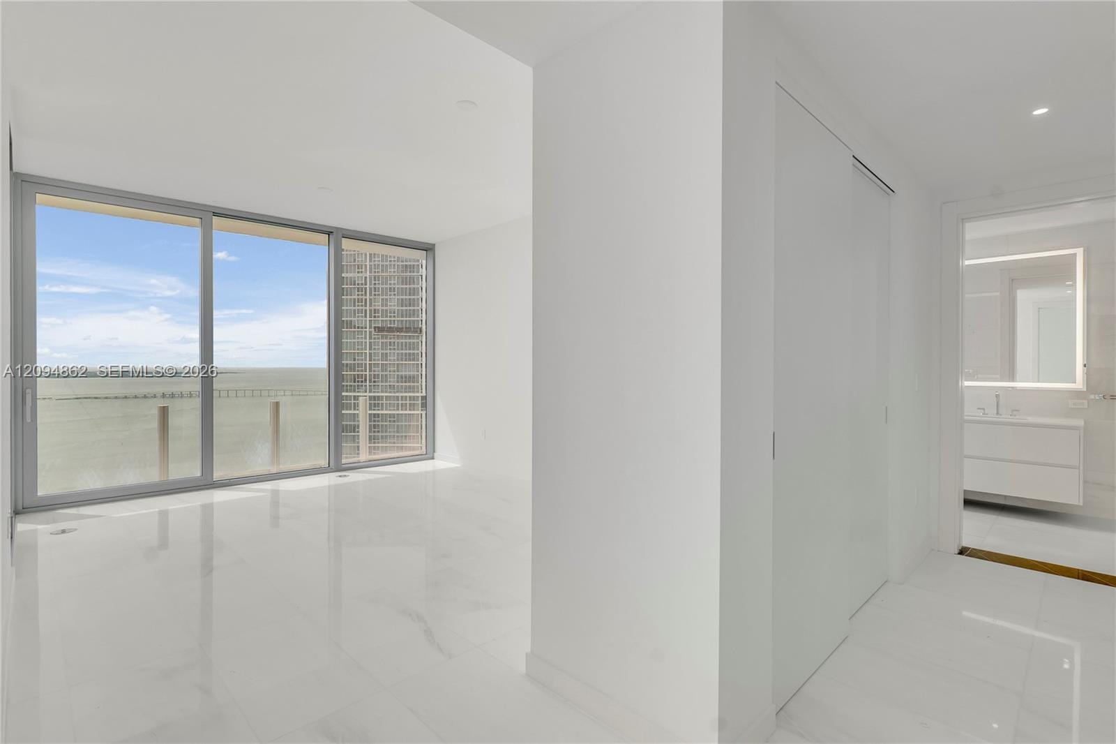 300 Biscayne Blvd Way 4203, Miami, FL 33131 photo 16