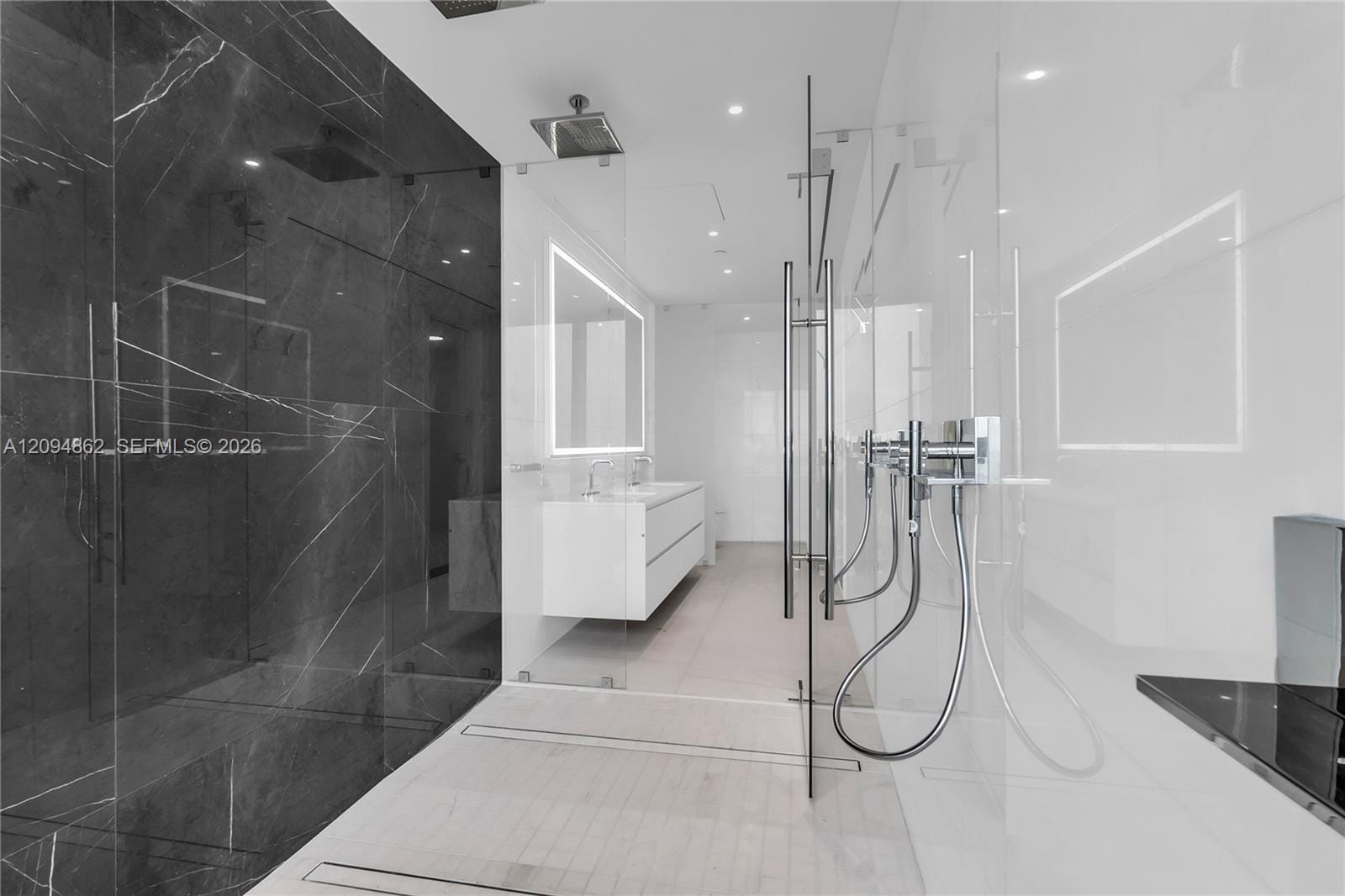 300 Biscayne Blvd Way 4203, Miami, FL 33131 photo 22