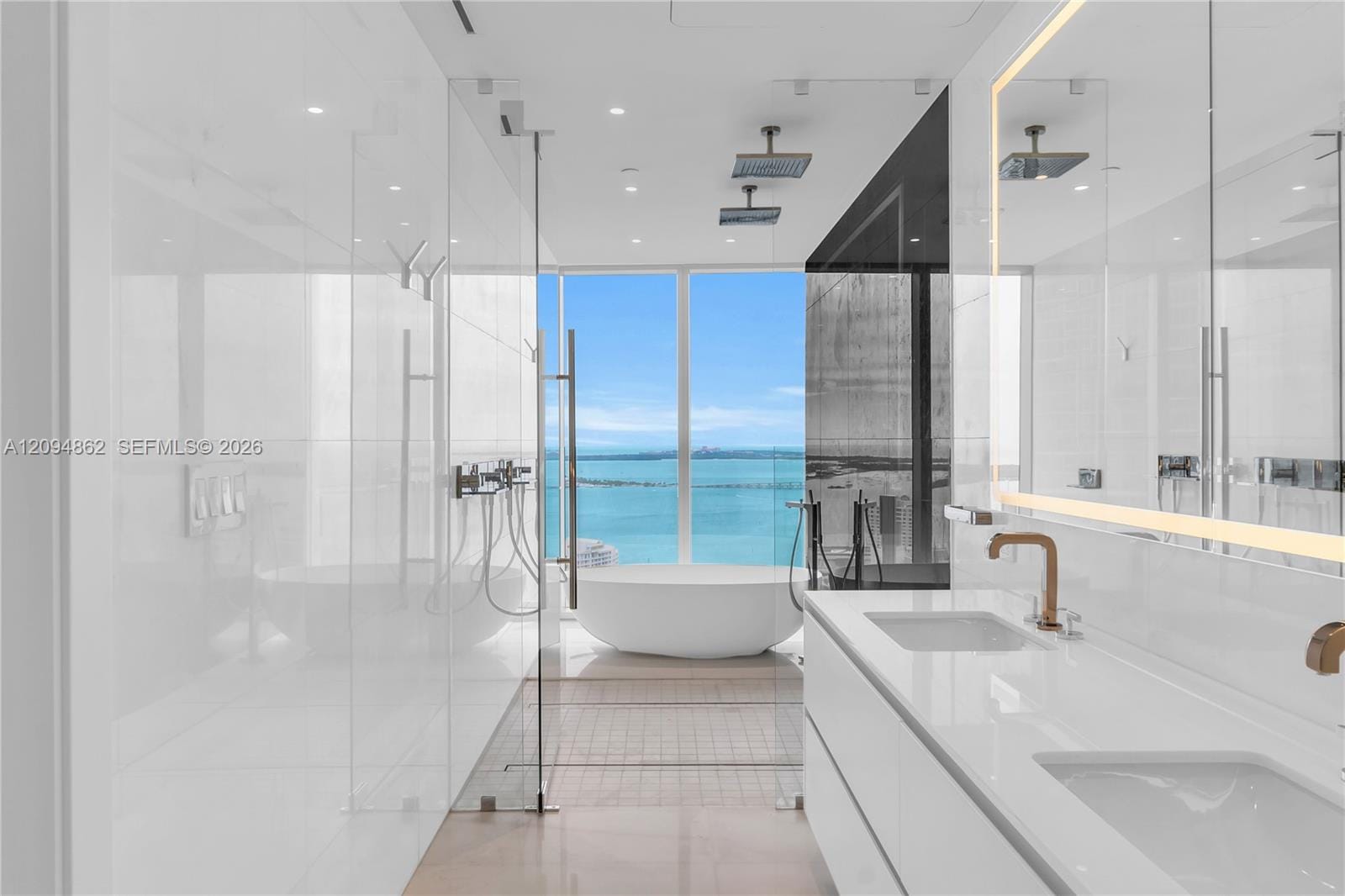 300 Biscayne Blvd Way 4203, Miami, FL 33131 photo 24