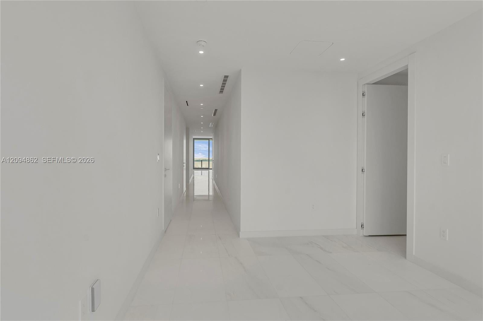 300 Biscayne Blvd Way 4203, Miami, FL 33131 photo 27