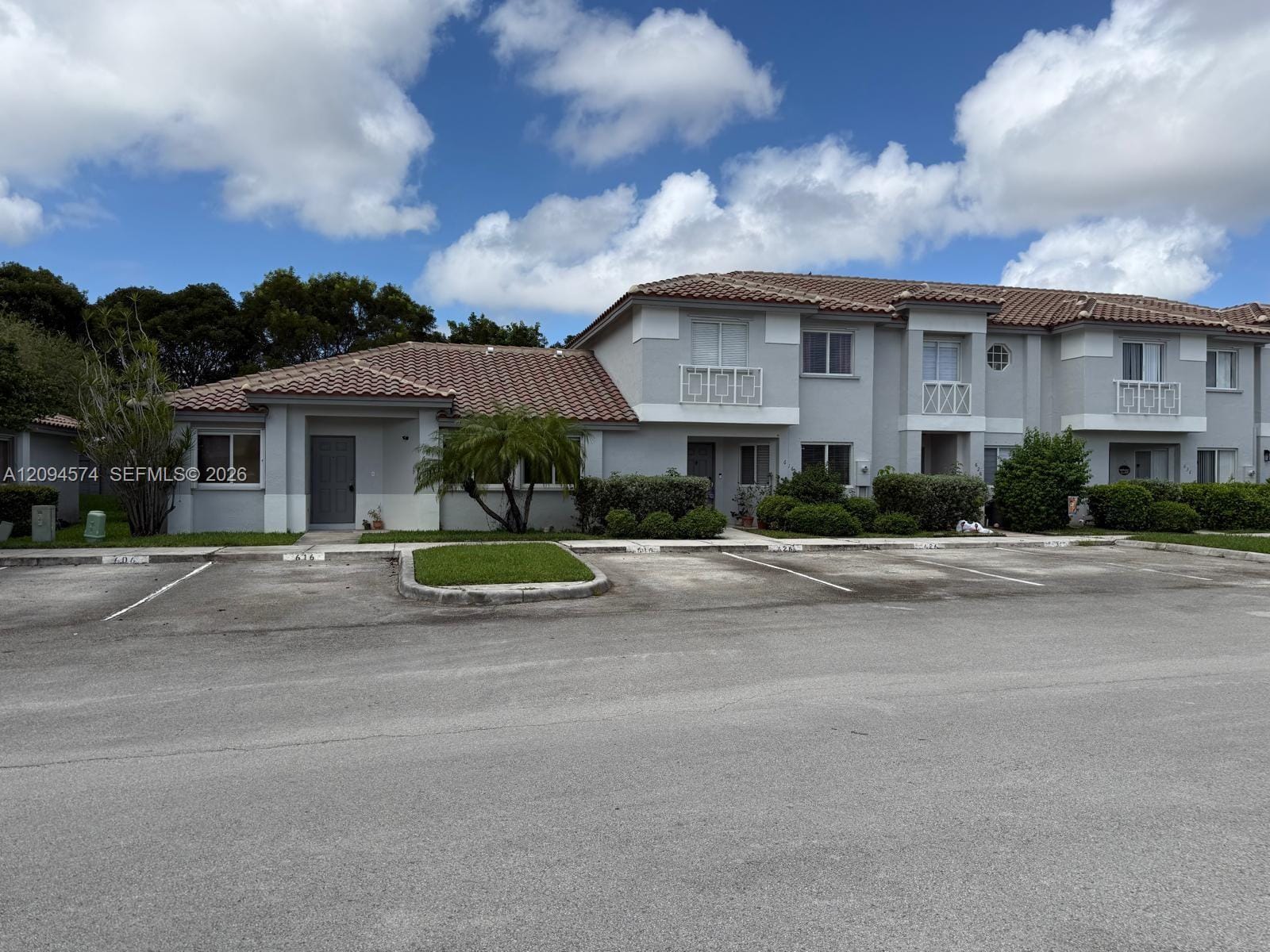 606 NW 208th Way 208, Pembroke Pines, FL 33029 photo 2