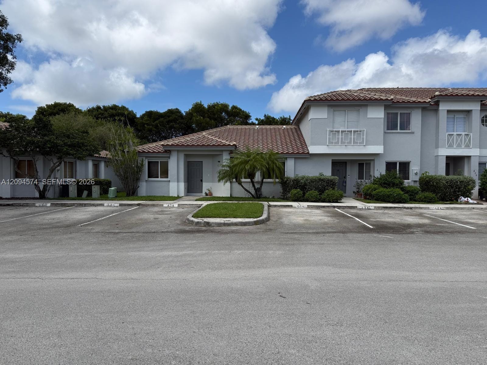 606 NW 208th Way 208, Pembroke Pines, FL 33029 photo 4
