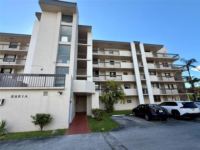8881 A Fontainebleau Boulevard 307, Miami, FL 33172