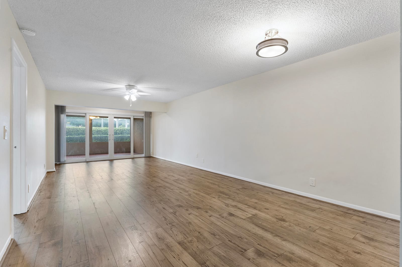 1160 Mahogany Way 103 — photo 3