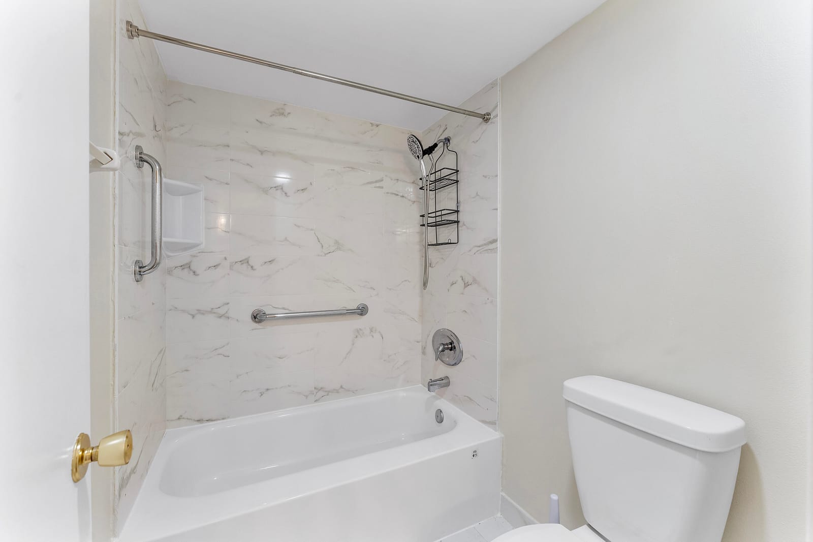 1160 Mahogany Way 103 — photo 8