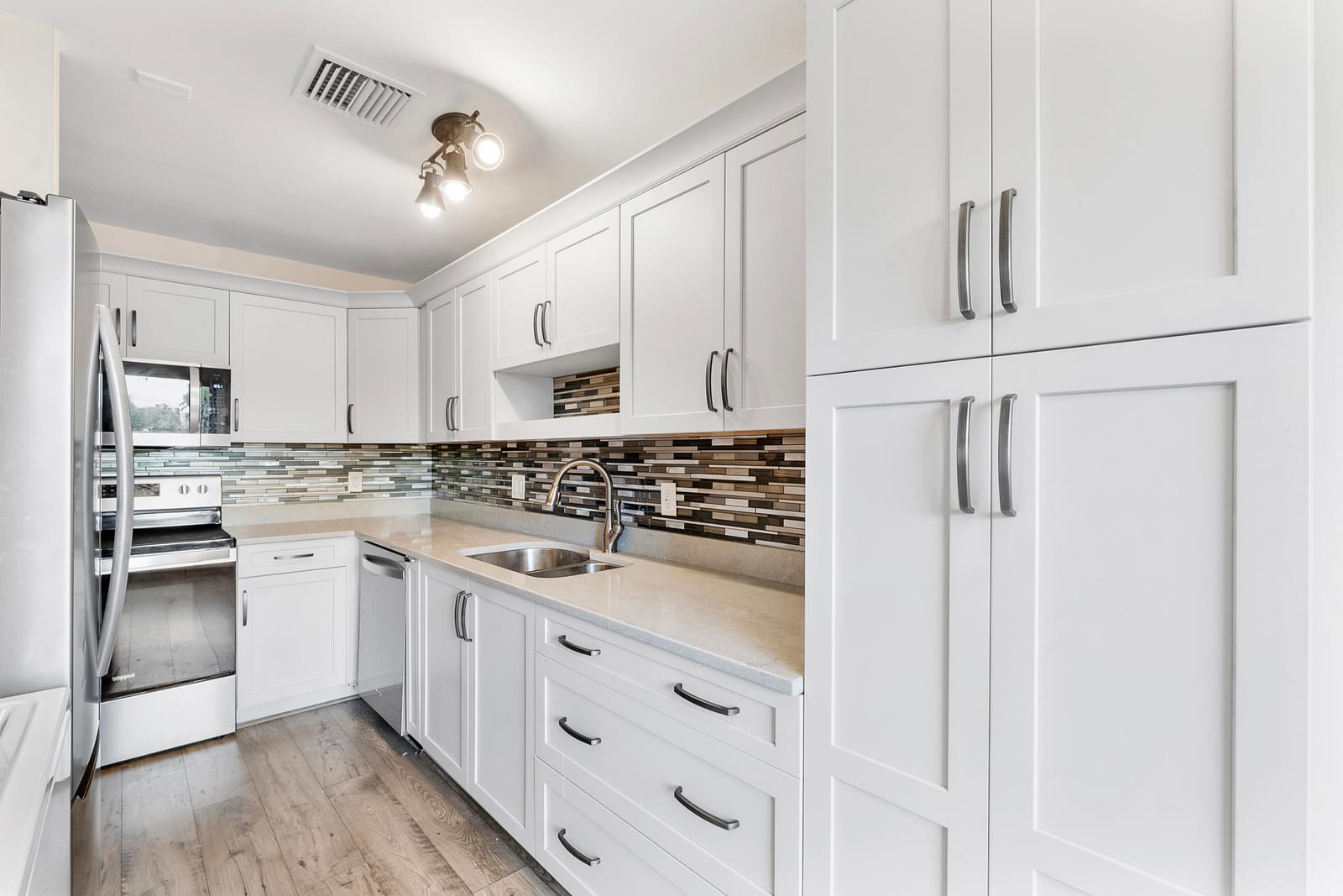1160 Mahogany Way 103 — photo 10