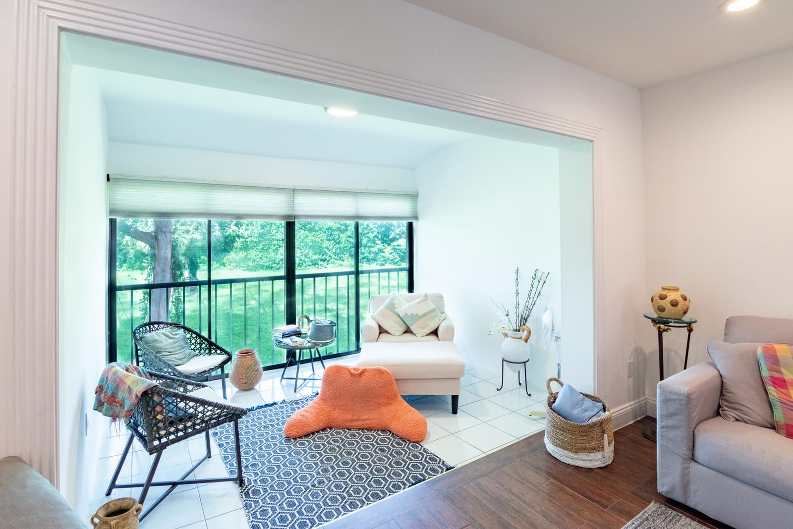 9282 Vista Del Lago 33D — photo 4