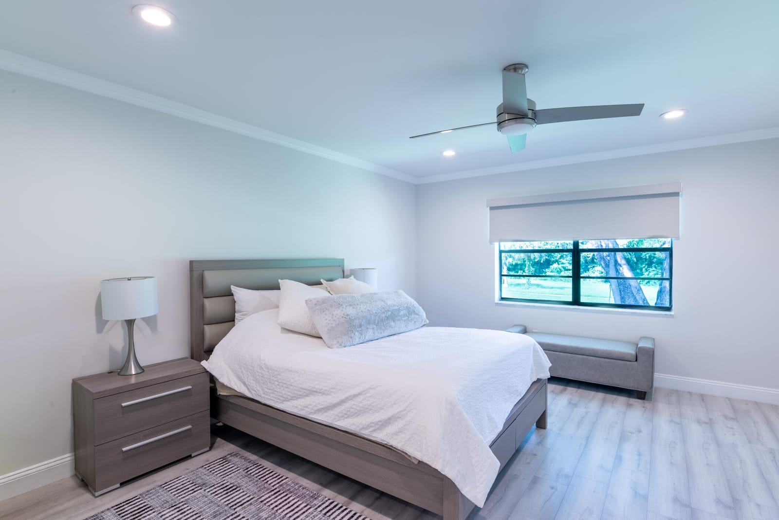 9282 Vista Del Lago 33D — photo 8