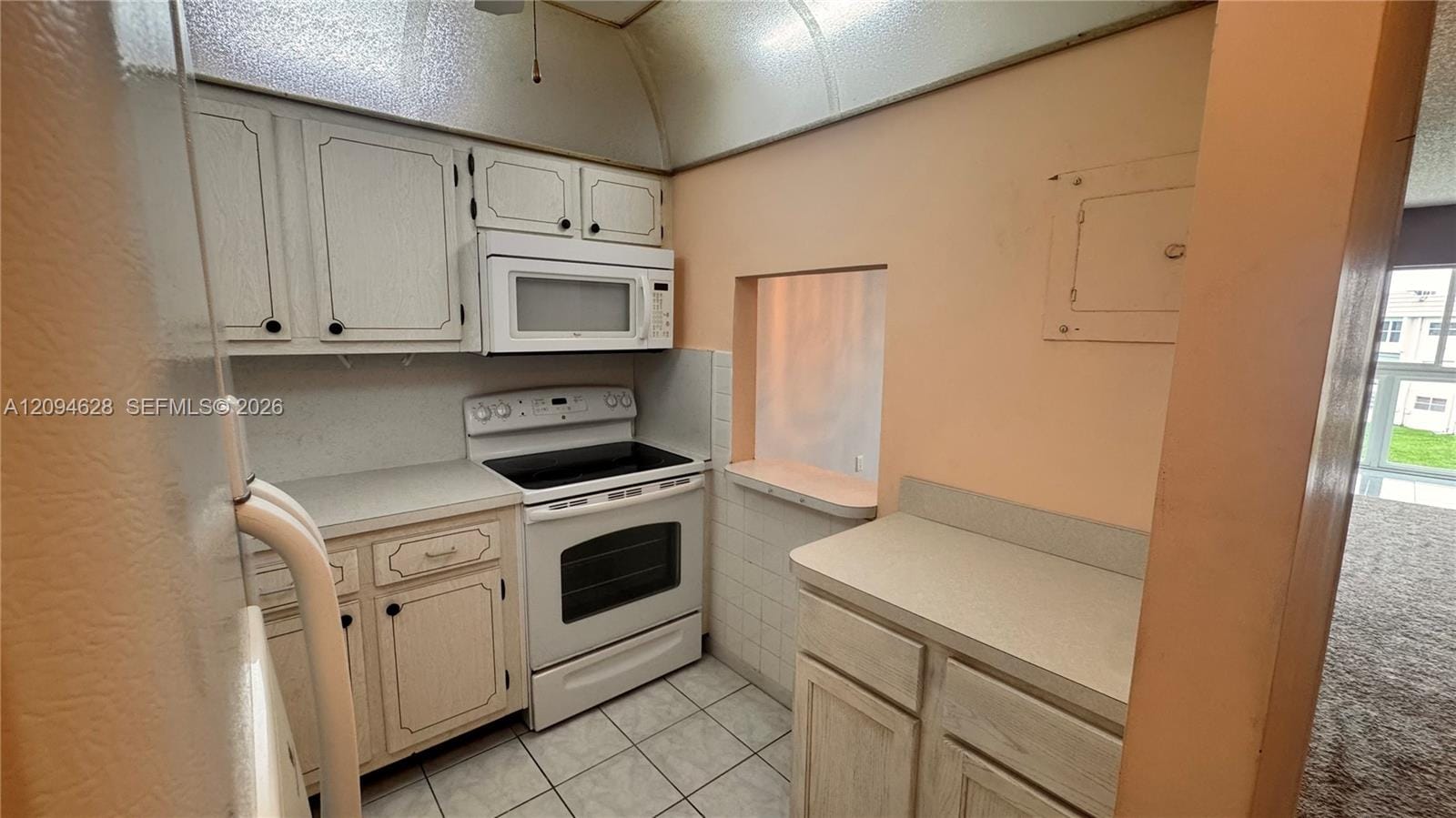 8400 Sunrise Lakes Boulevard 306, Sunrise, FL 33322 photo 2