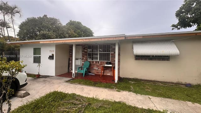 1923 Roosevelt Street 4, Hollywood, FL 33020