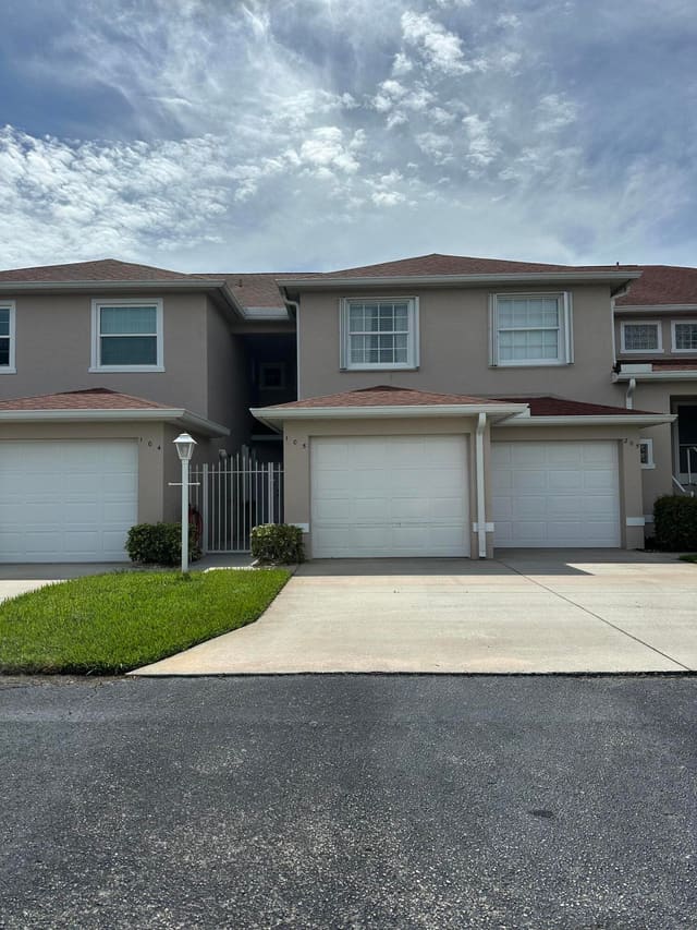 255 GRAND ROYALE Circle 105, Vero Beach, FL 32962