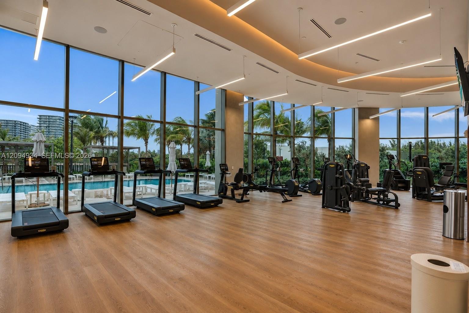 2411 Laguna Circle 2408, Miami, FL 33181 photo 30