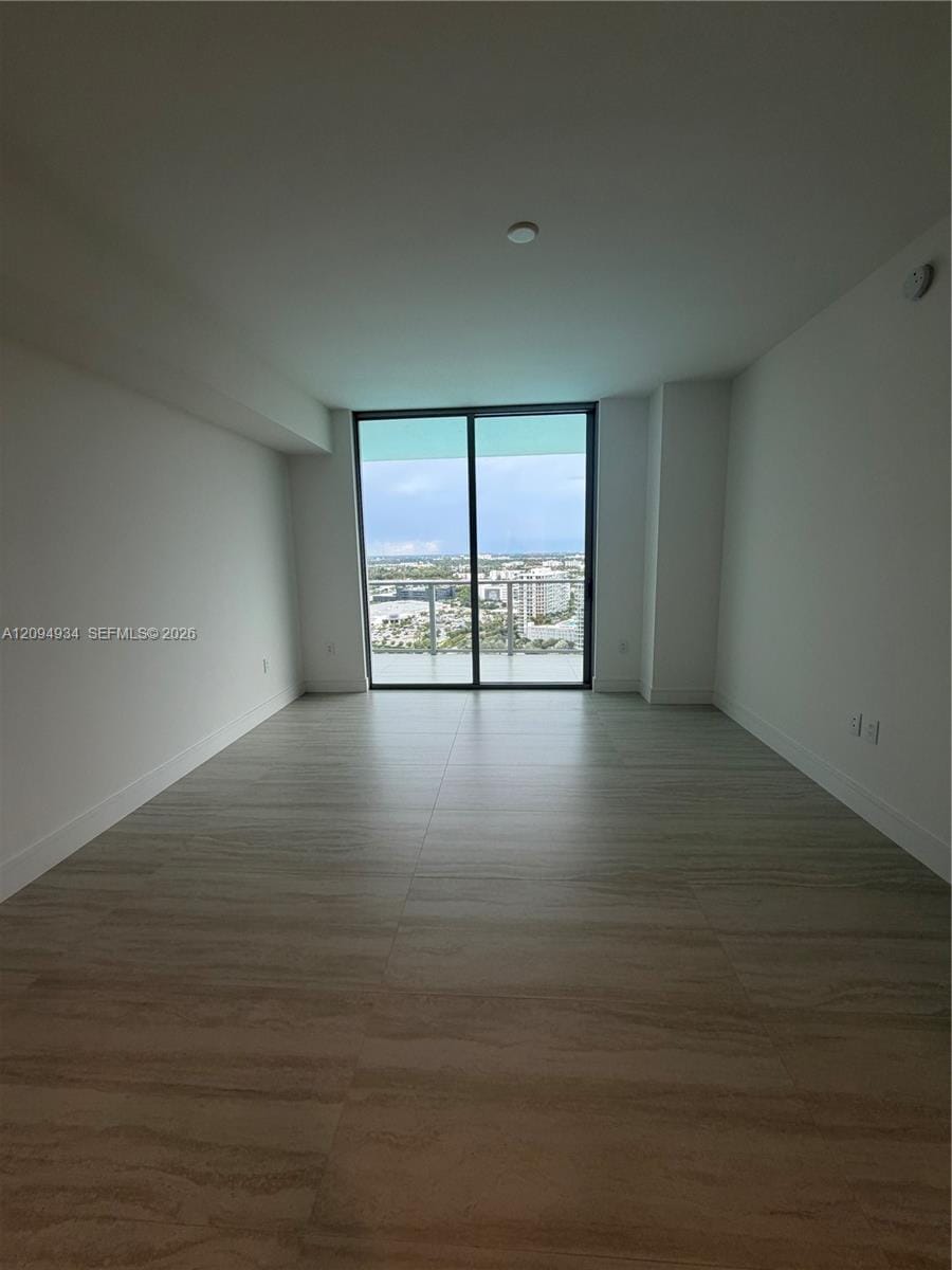 2411 Laguna Circle 2408 — photo 8
